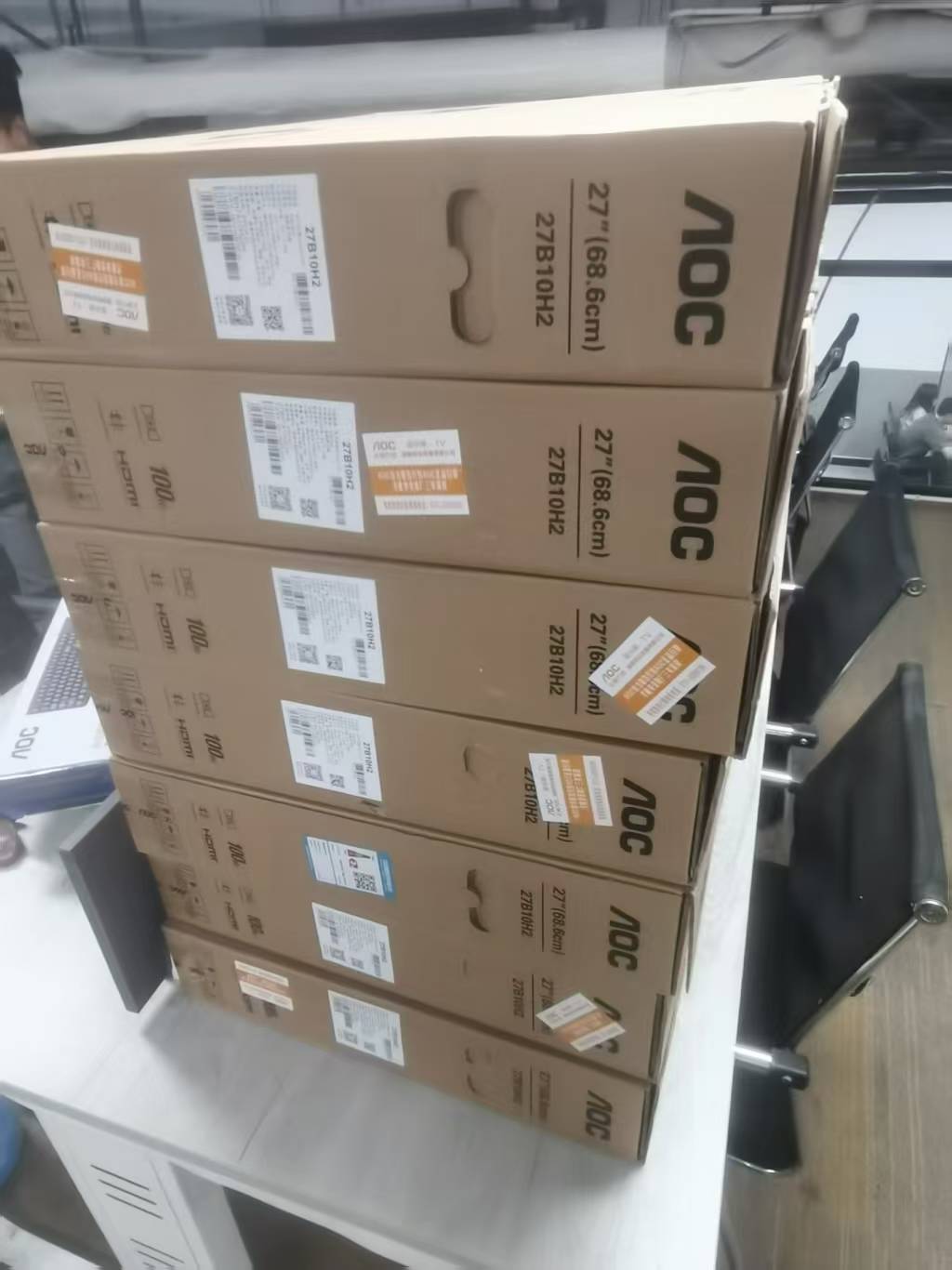 27寸AOC显示器图片 27寸AOC显示器图片